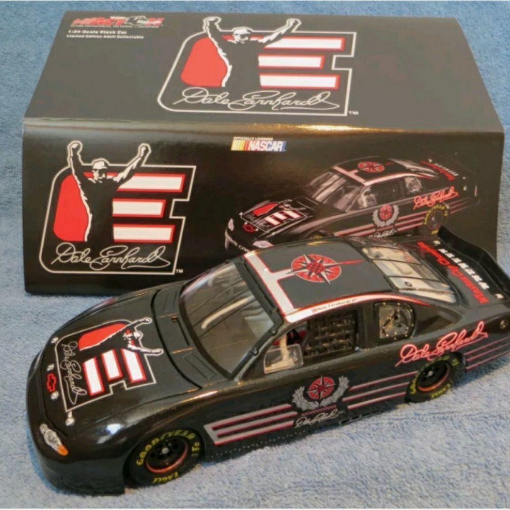 ⭐Action Legacy 2002 Chevy Monte Carlo 1:24 Diecast